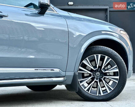 Вольво ХС90 2021 в Киеве на Automoto.ua Серый Вольво ХС90, объемом двигателя 2 л и пробегом 9 тыс. км за 63000 $, фото 10 на Automoto.ua