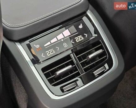 Серый Вольво ХС90, объемом двигателя 1.97 л и пробегом 100 тыс. км за 47777 $, фото 95 на Automoto.ua