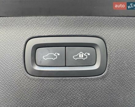 Серый Вольво ХС90, объемом двигателя 1.97 л и пробегом 121 тыс. км за 45360 $, фото 11 на Automoto.ua