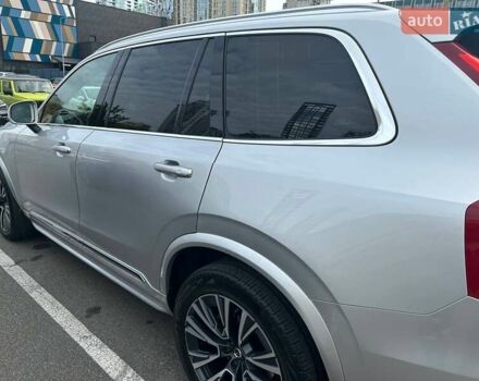 Вольво ХС90 2021 в Киеве на Automoto.ua Серый Вольво ХС90, объемом двигателя 1.97 л и пробегом 48 тыс. км за 56000 $, фото 2 на Automoto.ua