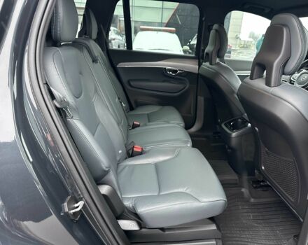 Сірий Вольво ХС90, об'ємом двигуна 2 л та пробігом 120 тис. км за 41900 $, фото 22 на Automoto.ua