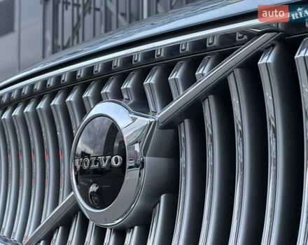 Вольво ХС90 2021 в Киеве на Automoto.ua Серый Вольво ХС90, объемом двигателя 2 л и пробегом 9 тыс. км за 63000 $, фото 14 на Automoto.ua