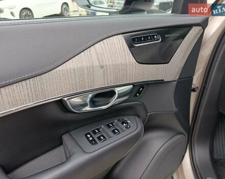 Вольво ХС90 2022 в Киеве на Automoto.ua Серый Вольво ХС90, объемом двигателя 1.97 л и пробегом 51 тыс. км за 57900 $, фото 15 на Automoto.ua