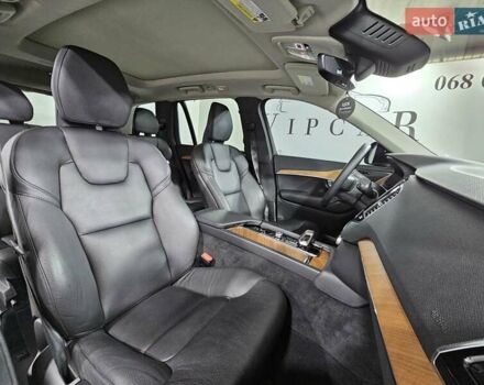 Сірий Вольво ХС90, об'ємом двигуна 1.97 л та пробігом 41 тис. км за 51999 $, фото 5 на Automoto.ua