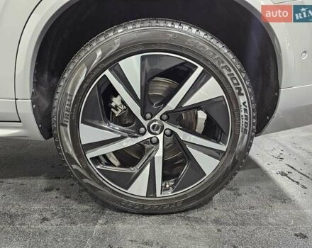 Сірий Вольво ХС90, об'ємом двигуна 1.97 л та пробігом 41 тис. км за 51999 $, фото 43 на Automoto.ua