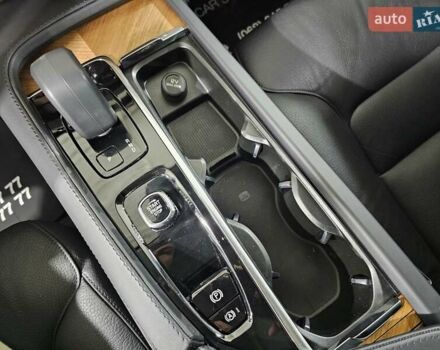 Сірий Вольво ХС90, об'ємом двигуна 1.97 л та пробігом 41 тис. км за 51999 $, фото 28 на Automoto.ua