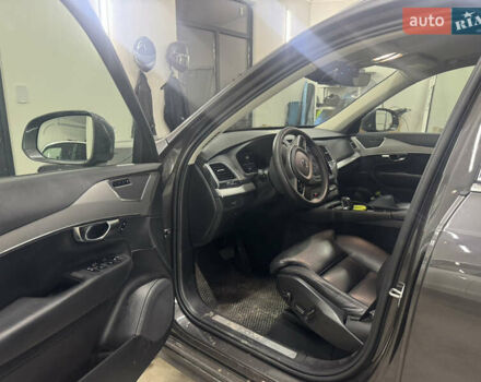 Серый Вольво ХС90, объемом двигателя 1.97 л и пробегом 122 тыс. км за 41000 $, фото 3 на Automoto.ua