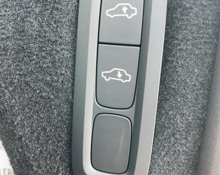 Серый Вольво ХС90, объемом двигателя 2 л и пробегом 65 тыс. км за 62400 $, фото 28 на Automoto.ua