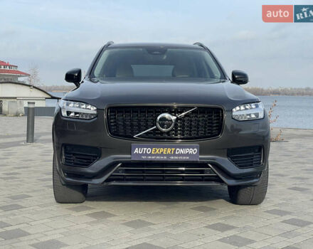 Серый Вольво ХС90, объемом двигателя 2 л и пробегом 65 тыс. км за 62400 $, фото 11 на Automoto.ua