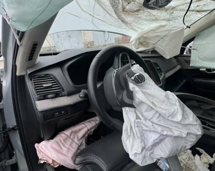 Серый Вольво ХС90, объемом двигателя 2 л и пробегом 80 тыс. км за 12500 $, фото 9 на Automoto.ua