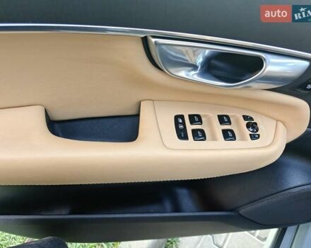 Сірий Вольво ХС90, об'ємом двигуна 1.97 л та пробігом 21 тис. км за 62000 $, фото 14 на Automoto.ua