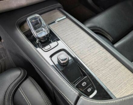 Сірий Вольво ХС90, об'ємом двигуна 2 л та пробігом 20 тис. км за 23200 $, фото 12 на Automoto.ua