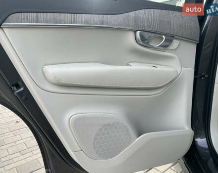 Серый Вольво ХС90, объемом двигателя 2 л и пробегом 65 тыс. км за 62400 $, фото 25 на Automoto.ua