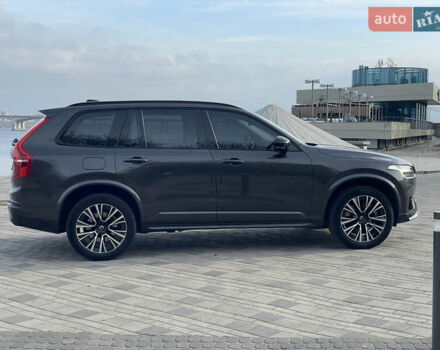 Серый Вольво ХС90, объемом двигателя 2 л и пробегом 65 тыс. км за 62400 $, фото 6 на Automoto.ua