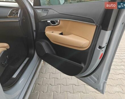 Сірий Вольво ХС90, об'ємом двигуна 1.97 л та пробігом 21 тис. км за 62000 $, фото 17 на Automoto.ua