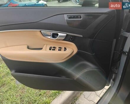 Сірий Вольво ХС90, об'ємом двигуна 1.97 л та пробігом 21 тис. км за 62000 $, фото 16 на Automoto.ua