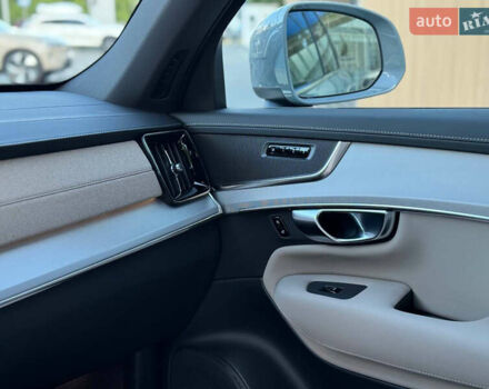 Серый Вольво ХС90, объемом двигателя 1.97 л и пробегом 1 тыс. км за 63500 $, фото 4 на Automoto.ua