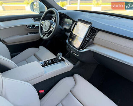 Серый Вольво ХС90, объемом двигателя 1.97 л и пробегом 1 тыс. км за 63500 $, фото 3 на Automoto.ua