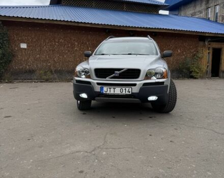 Серый Вольво ХС90, объемом двигателя 2.4 л и пробегом 270 тыс. км за 4500 $, фото 1 на Automoto.ua