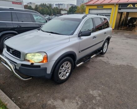 Серый Вольво ХС90, объемом двигателя 2.4 л и пробегом 320 тыс. км за 4400 $, фото 1 на Automoto.ua