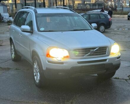Серый Вольво ХС90, объемом двигателя 2.4 л и пробегом 290 тыс. км за 6500 $, фото 1 на Automoto.ua
