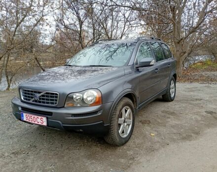 Серый Вольво ХС90, объемом двигателя 2.4 л и пробегом 297 тыс. км за 7500 $, фото 1 на Automoto.ua