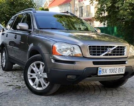 Серый Вольво ХС90, объемом двигателя 2.4 л и пробегом 273 тыс. км за 13999 $, фото 1 на Automoto.ua