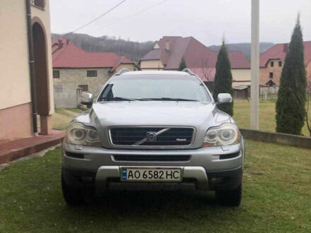 Серый Вольво ХС90, объемом двигателя 2.4 л и пробегом 357 тыс. км за 10700 $, фото 1 на Automoto.ua