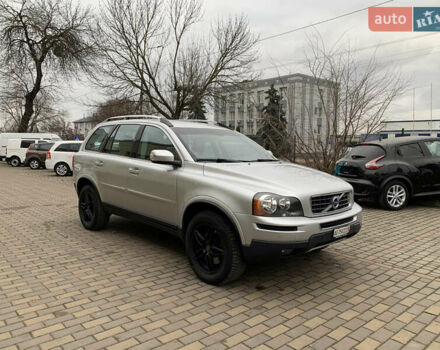 Серый Вольво ХС90, объемом двигателя 2.4 л и пробегом 215 тыс. км за 16499 $, фото 1 на Automoto.ua