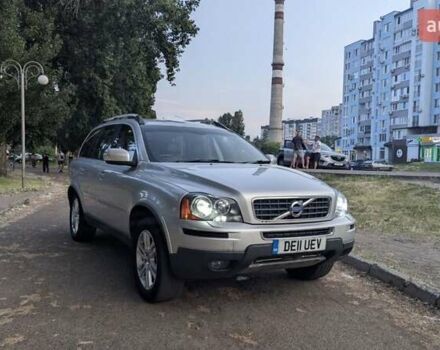 Серый Вольво ХС90, объемом двигателя 2.4 л и пробегом 335 тыс. км за 8000 $, фото 1 на Automoto.ua