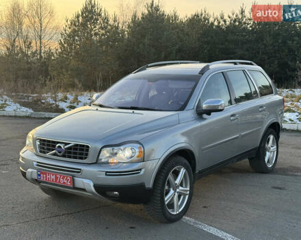 Серый Вольво ХС90, объемом двигателя 2.4 л и пробегом 255 тыс. км за 17400 $, фото 1 на Automoto.ua