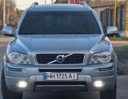 Сірий Вольво ХС90, об'ємом двигуна 2.4 л та пробігом 208 тис. км за 16900 $, фото 1 на Automoto.ua