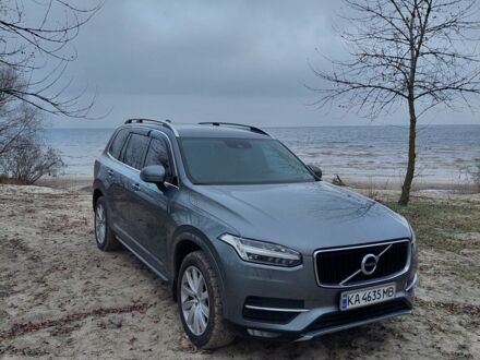 Серый Вольво ХС90, объемом двигателя 2 л и пробегом 304 тыс. км за 25500 $, фото 1 на Automoto.ua