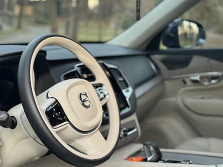 Серый Вольво ХС90, объемом двигателя 1.97 л и пробегом 22 тыс. км за 49900 $, фото 1 на Automoto.ua