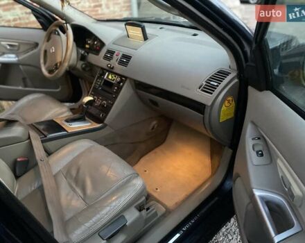 Синий Вольво ХС90, объемом двигателя 2.4 л и пробегом 265 тыс. км за 5300 $, фото 8 на Automoto.ua