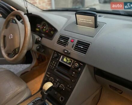 Синий Вольво ХС90, объемом двигателя 2.4 л и пробегом 265 тыс. км за 5300 $, фото 7 на Automoto.ua