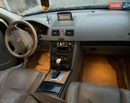 Синий Вольво ХС90, объемом двигателя 2.4 л и пробегом 265 тыс. км за 5300 $, фото 9 на Automoto.ua