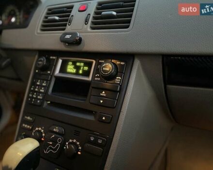 Синий Вольво ХС90, объемом двигателя 2.4 л и пробегом 265 тыс. км за 5300 $, фото 12 на Automoto.ua