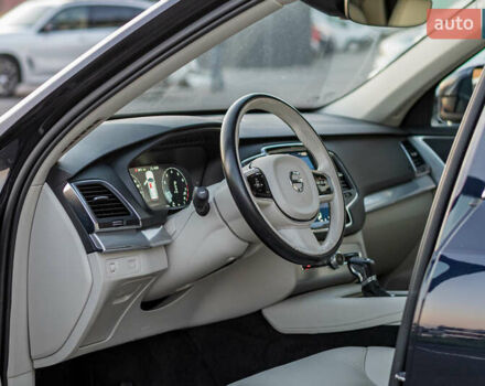 Вольво ХС90 2016 в Ровно на Automoto.ua Синий Вольво ХС90, объемом двигателя 1.97 л и пробегом 210 тыс. км за 23999 $, фото 17 на Automoto.ua