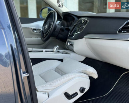 Синий Вольво ХС90, объемом двигателя 1.97 л и пробегом 137 тыс. км за 39500 $, фото 2 на Automoto.ua