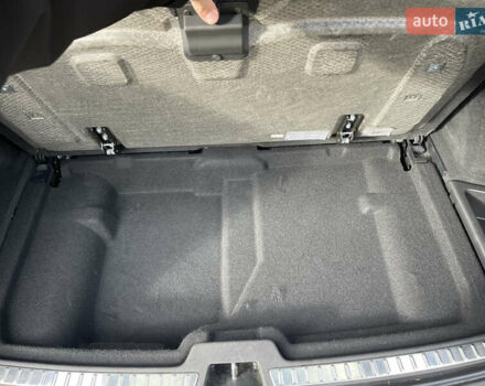 Вольво ХС90 2021 в Киеве на Automoto.ua Синий Вольво ХС90, объемом двигателя 1.97 л и пробегом 57 тыс. км за 52000 $, фото 46 на Automoto.ua