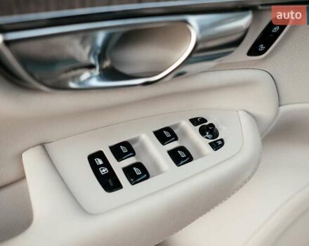 Синій Вольво ХС90, об'ємом двигуна 1.97 л та пробігом 27 тис. км за 62000 $, фото 169 на Automoto.ua