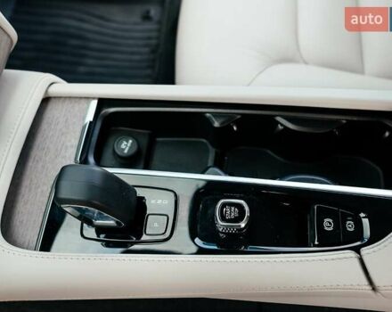 Синій Вольво ХС90, об'ємом двигуна 1.97 л та пробігом 27 тис. км за 62000 $, фото 47 на Automoto.ua