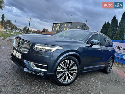 Вольво ХС90 2021 в Киеве на Automoto.ua Синий Вольво ХС90, объемом двигателя 2 л и пробегом 69 тыс. км за 46900 $, фото 1 на Automoto.ua