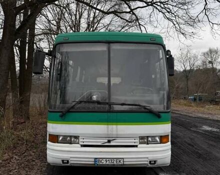 Белый Вольво B10B, объемом двигателя 9.6 л и пробегом 100 тыс. км за 13500 $, фото 1 на Automoto.ua