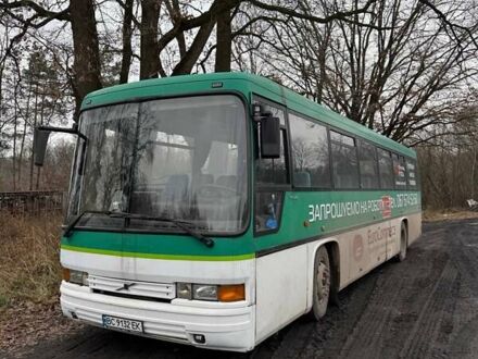 Белый Вольво B10B, объемом двигателя 9.6 л и пробегом 100 тыс. км за 13500 $, фото 1 на Automoto.ua