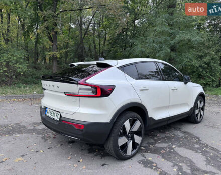 Белый Вольво C40 Recharge, объемом двигателя 0 л и пробегом 17 тыс. км за 31700 $, фото 2 на Automoto.ua