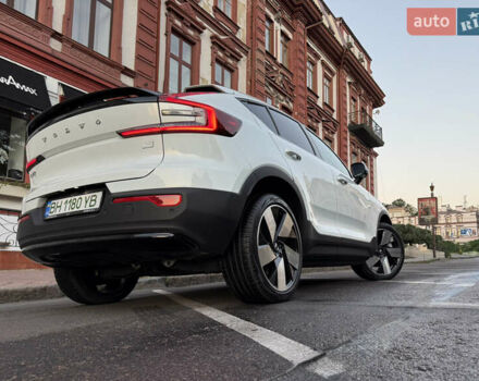 Белый Вольво C40 Recharge, объемом двигателя 0 л и пробегом 31 тыс. км за 34500 $, фото 2 на Automoto.ua
