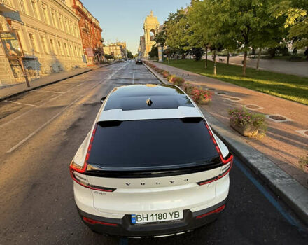 Белый Вольво C40 Recharge, объемом двигателя 0 л и пробегом 31 тыс. км за 34500 $, фото 8 на Automoto.ua