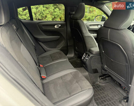 Білий Вольво C40 Recharge, об'ємом двигуна 0 л та пробігом 24 тис. км за 27600 $, фото 6 на Automoto.ua